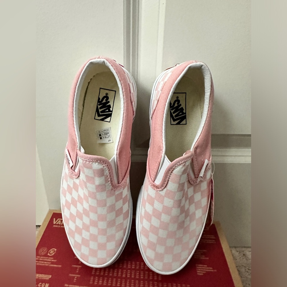 Vans white and pink check size 4 brand new